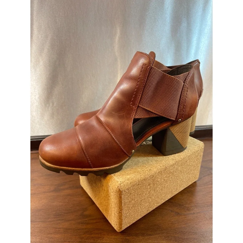 Women's Sorel Addington Cut Out Brown Leather Ankle Boots Size 10 US Casual Fall